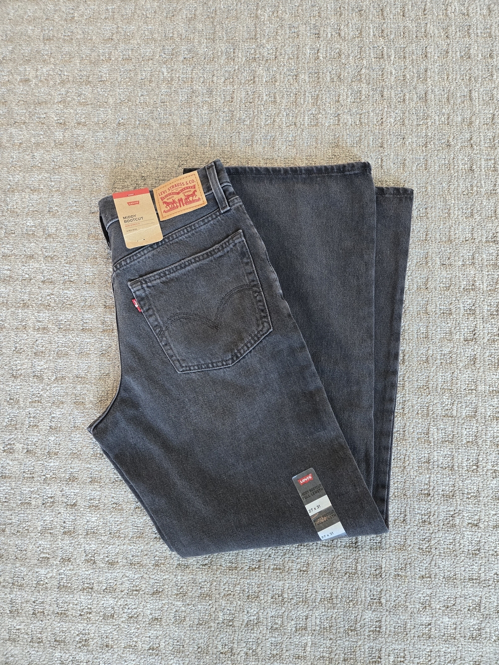 Levi's Middy Loose Bootcut Jeans in Washed Black - Picture 4 of 10